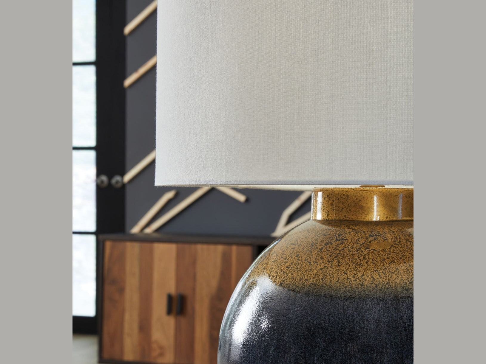 Adara - Metal Table Lamp - Blue / Gold Finish