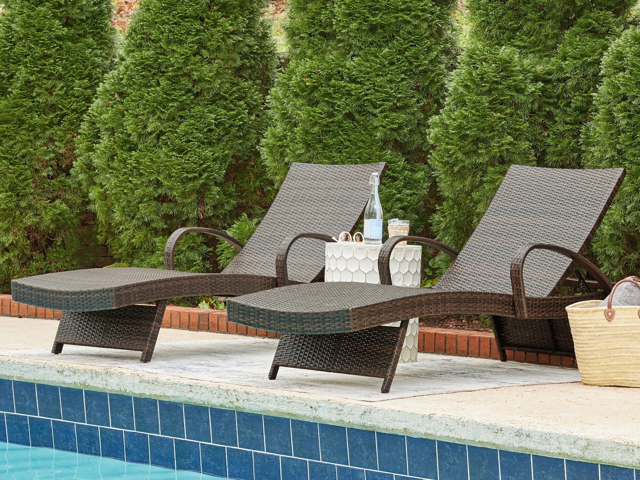 Kantana - Chaise Lounge