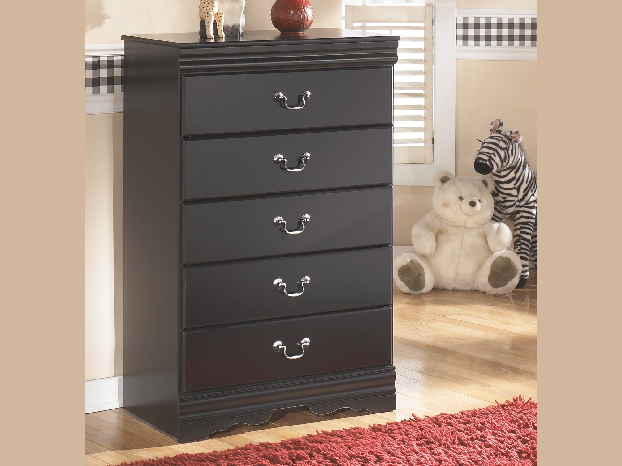 Huey Vineyard - Five Drawer Chest - Black