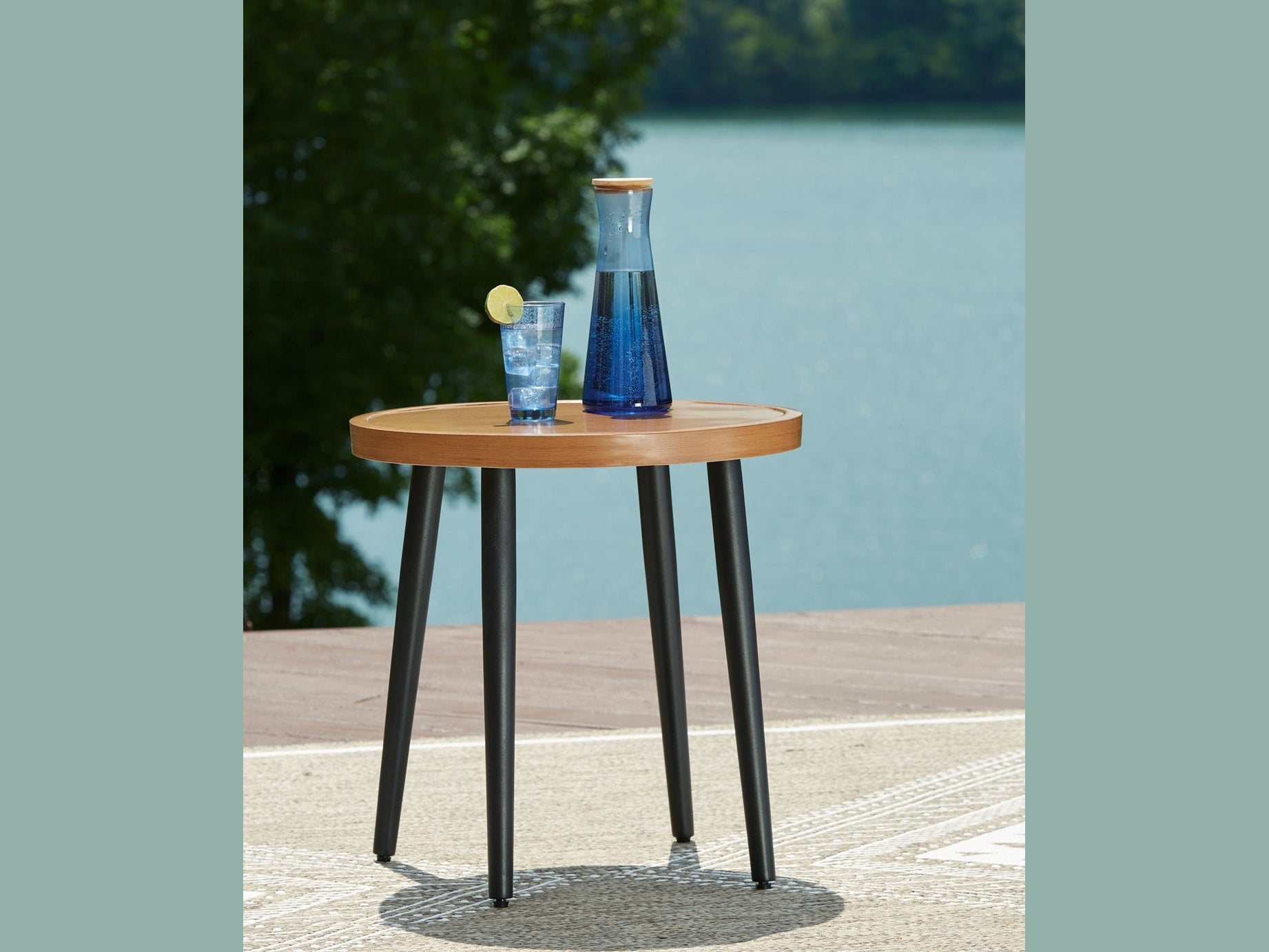 Horizon Hall - Round End Table - Two-tone Brown