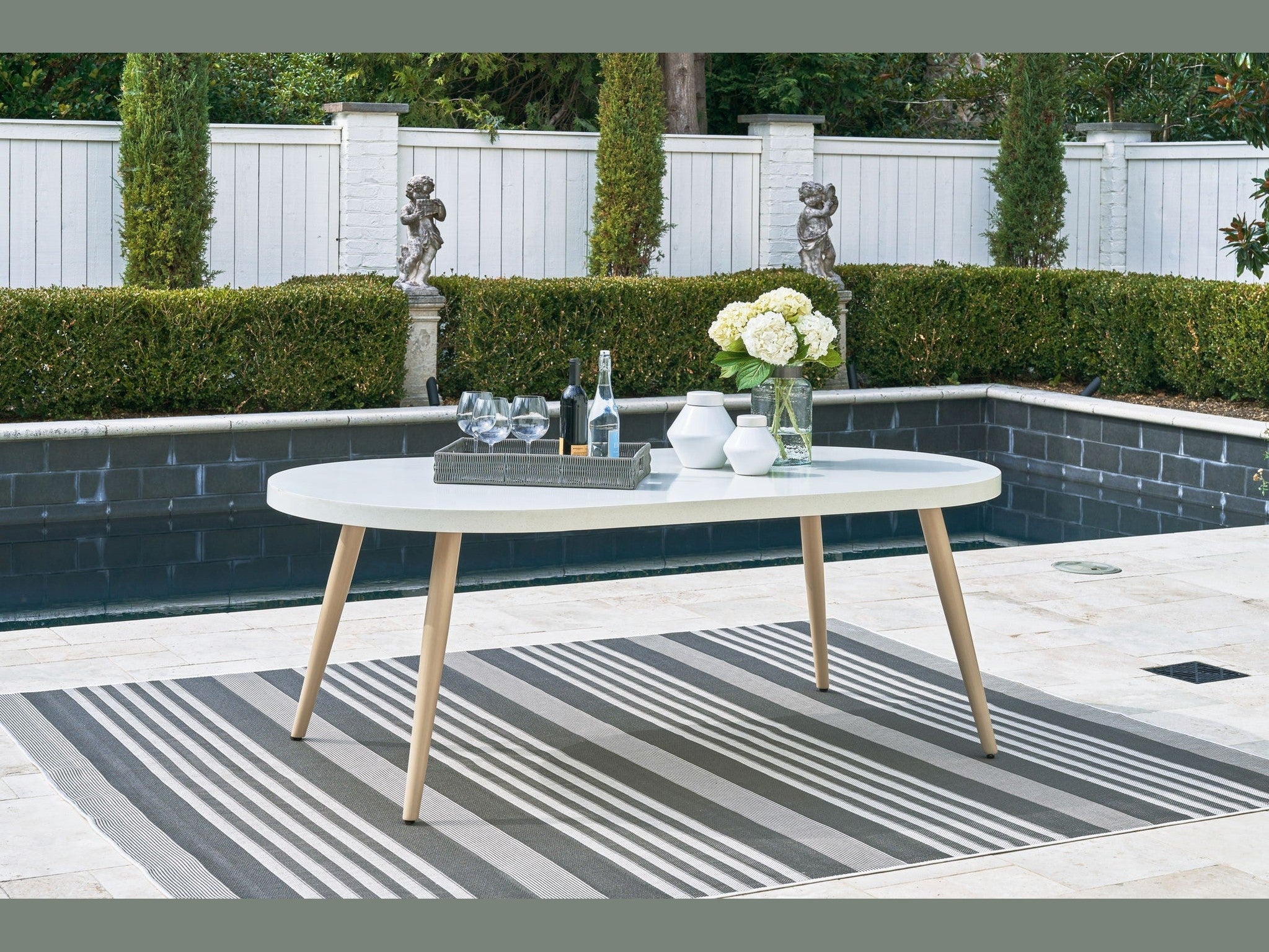 Seton Creek - Oval Dining Table With Umb Opt - White