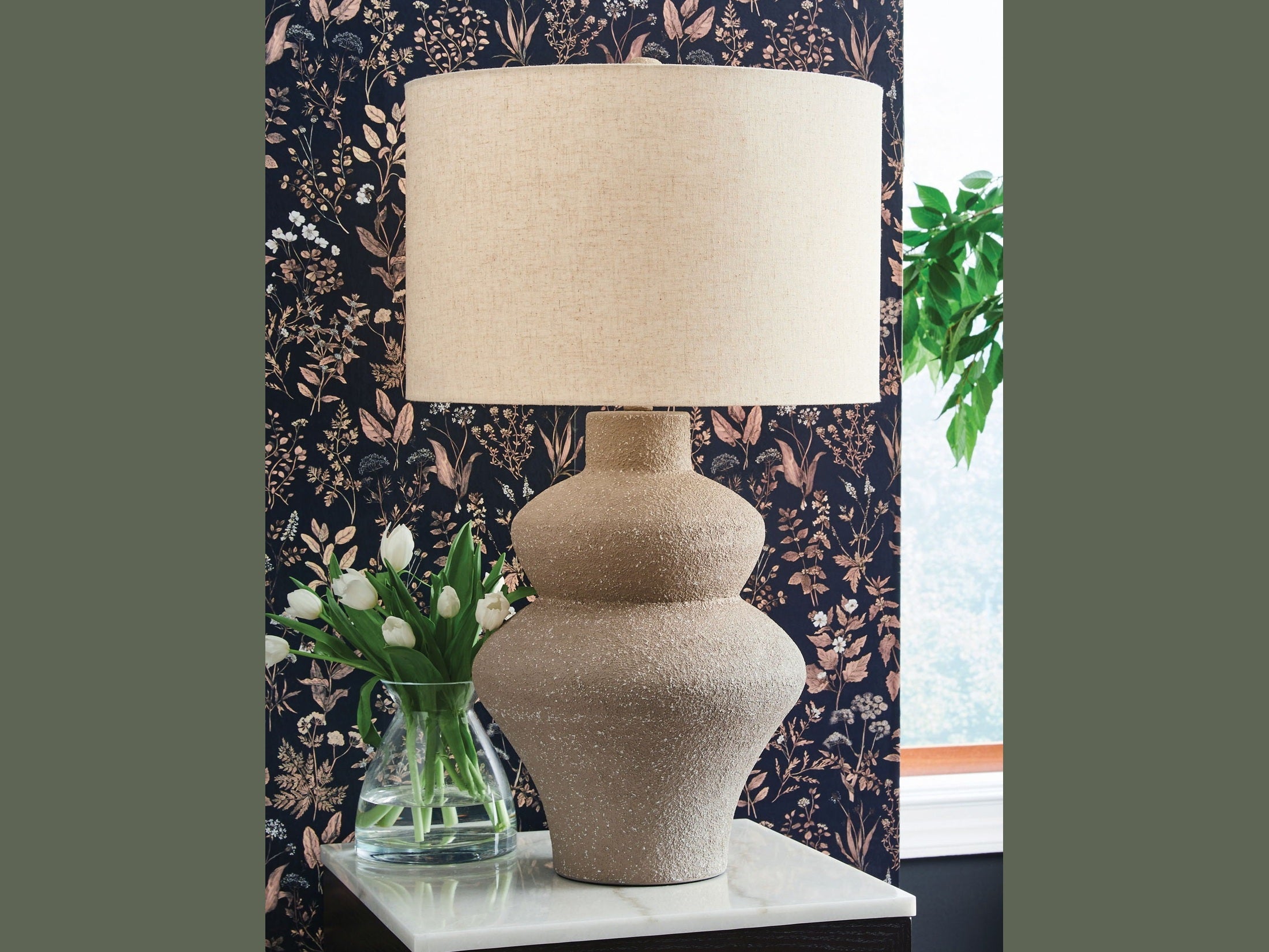 Jossleigh - Metal Table Lamp - Beige