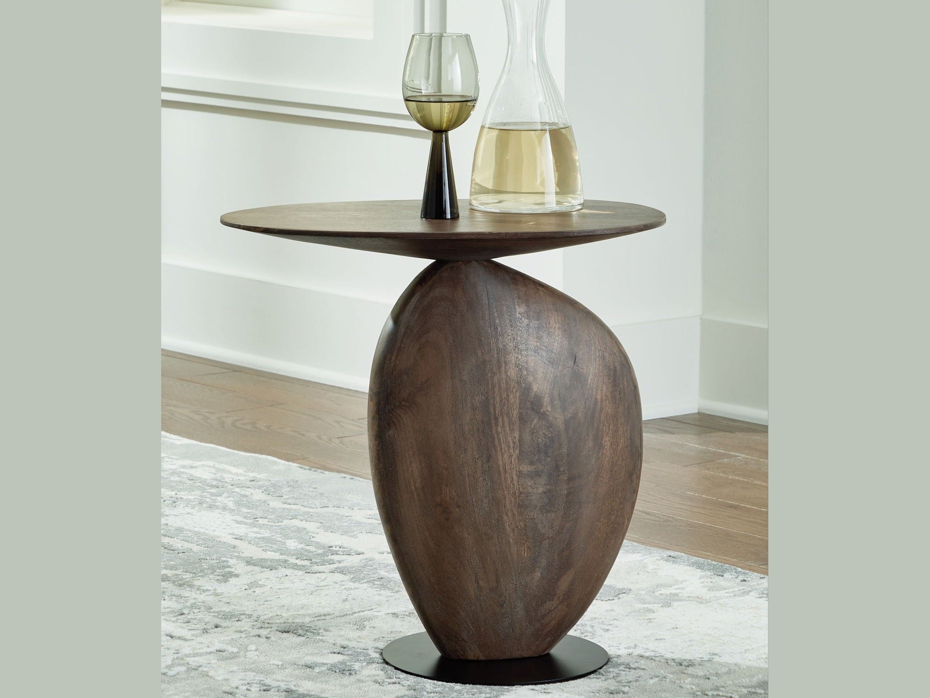 Cormmet - Accent Table - Brown / Black