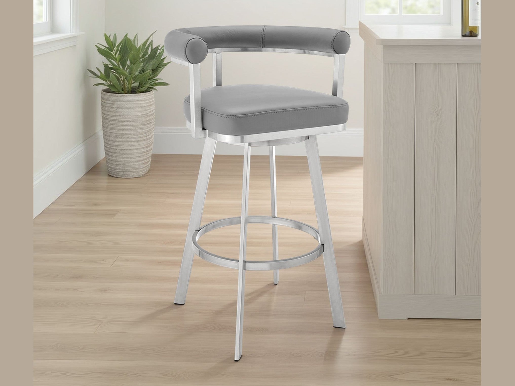 Magnolia - Swivel Stool