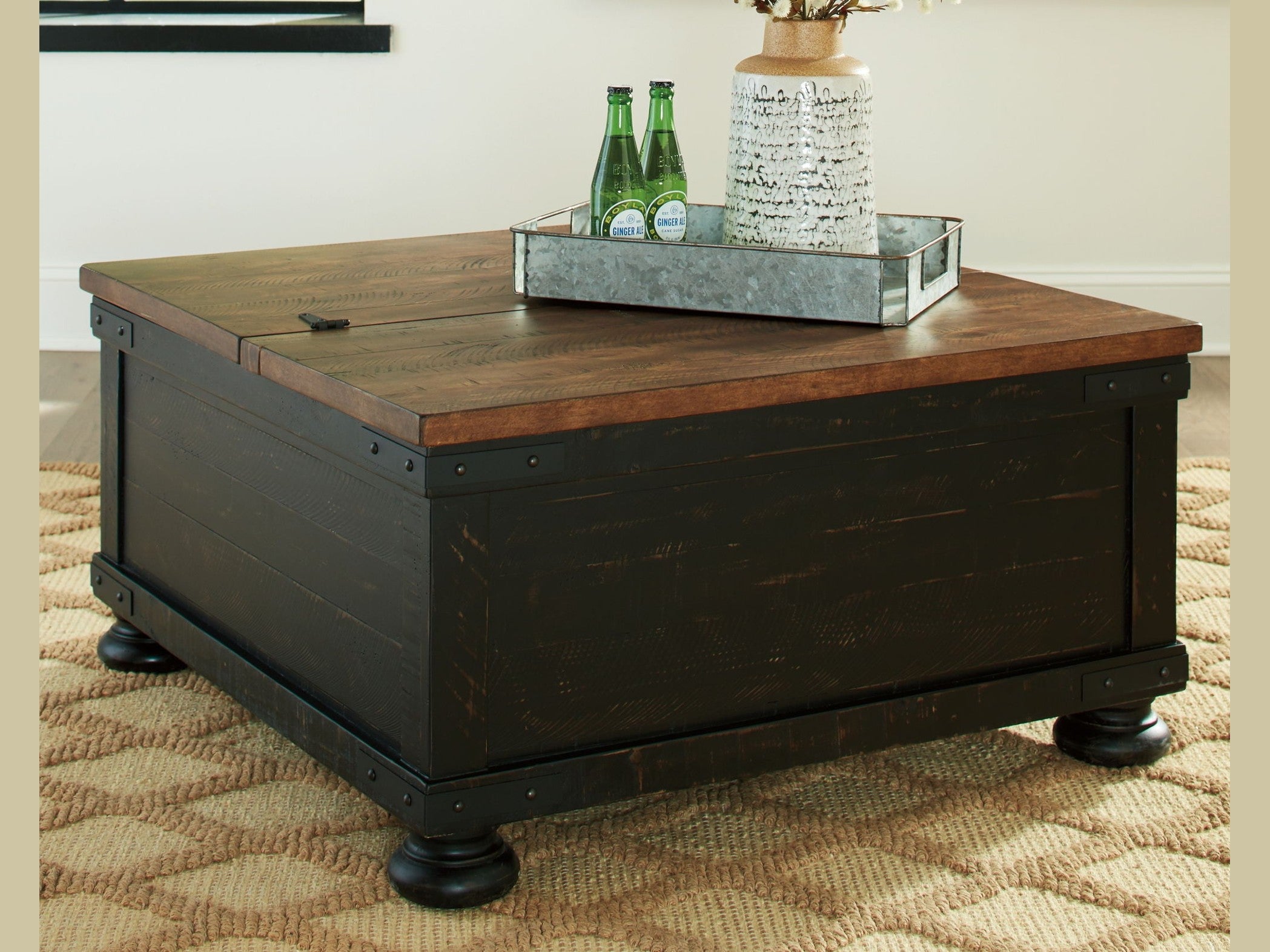 Valebeck - Lift Top Cocktail Table - Black / Brown