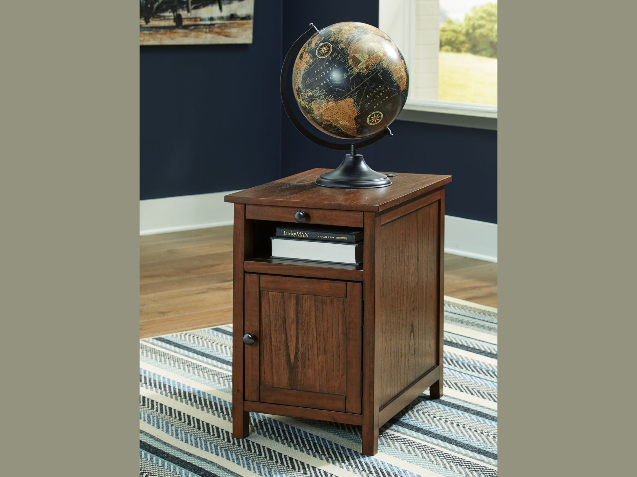 Treytown - Chair Side End Table