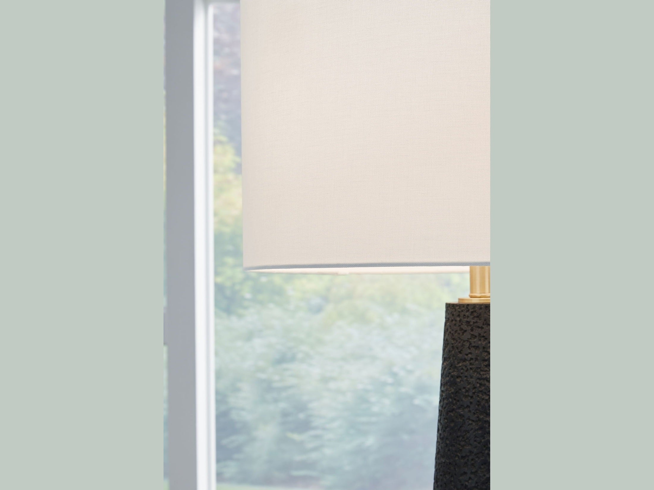 Hallburg - Poly Floor Lamp - Black