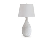 Wyattford - Metal Table Lamp - White / Black