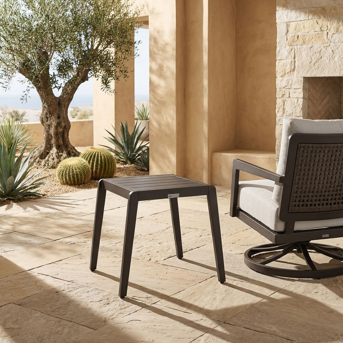 Avila - Outdoor Table