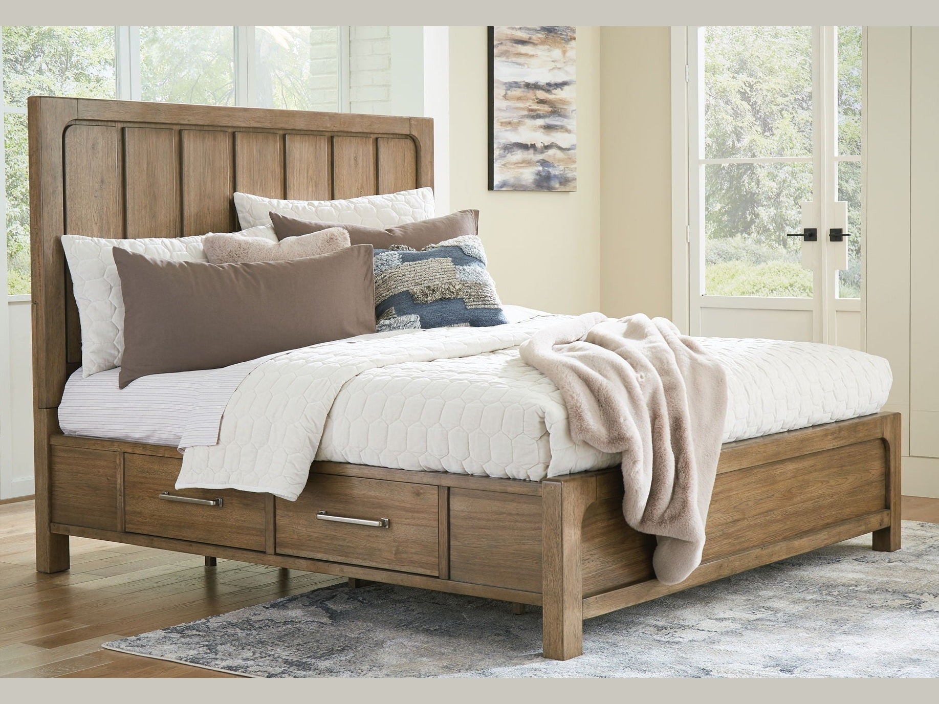 Cabalynn - Panel Bed With Storage