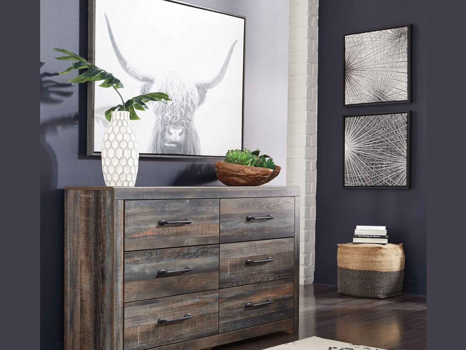 Drystan - Dresser