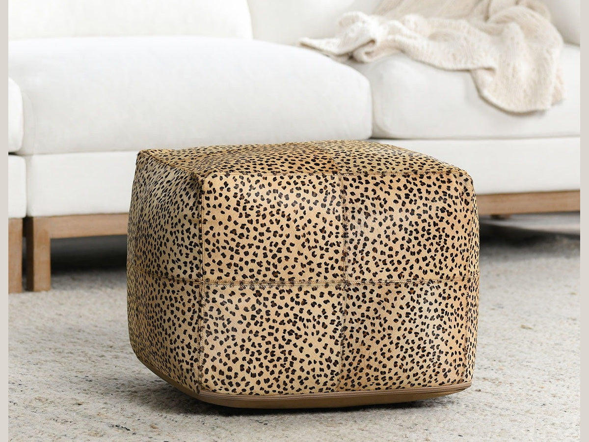Canada - Hide Pouf