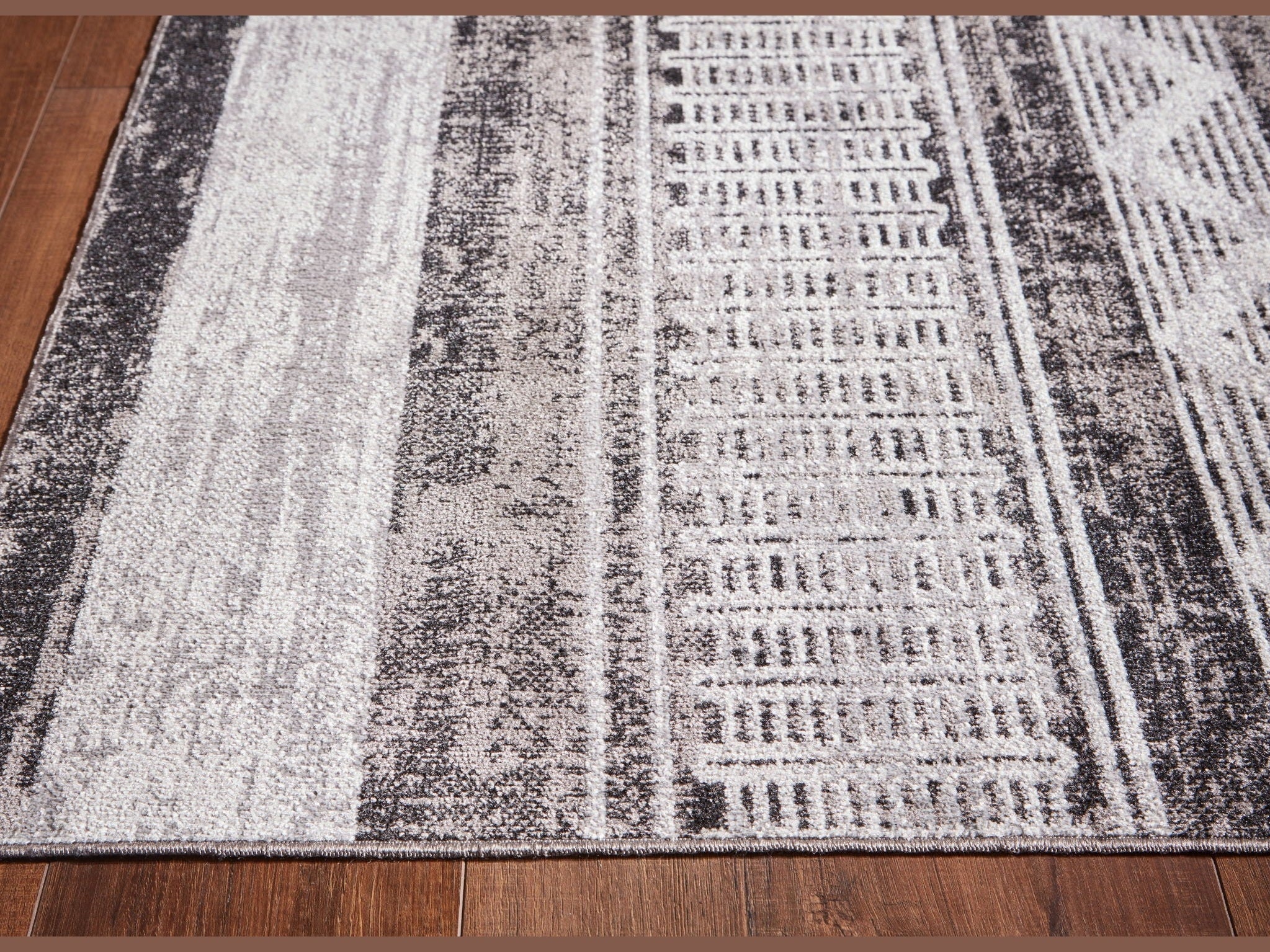Henchester - Rug