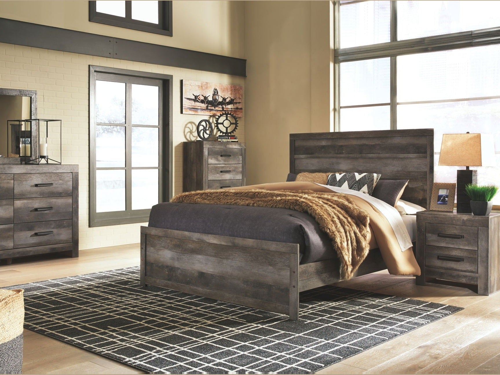 Wynnlow - Panel Bedroom Set