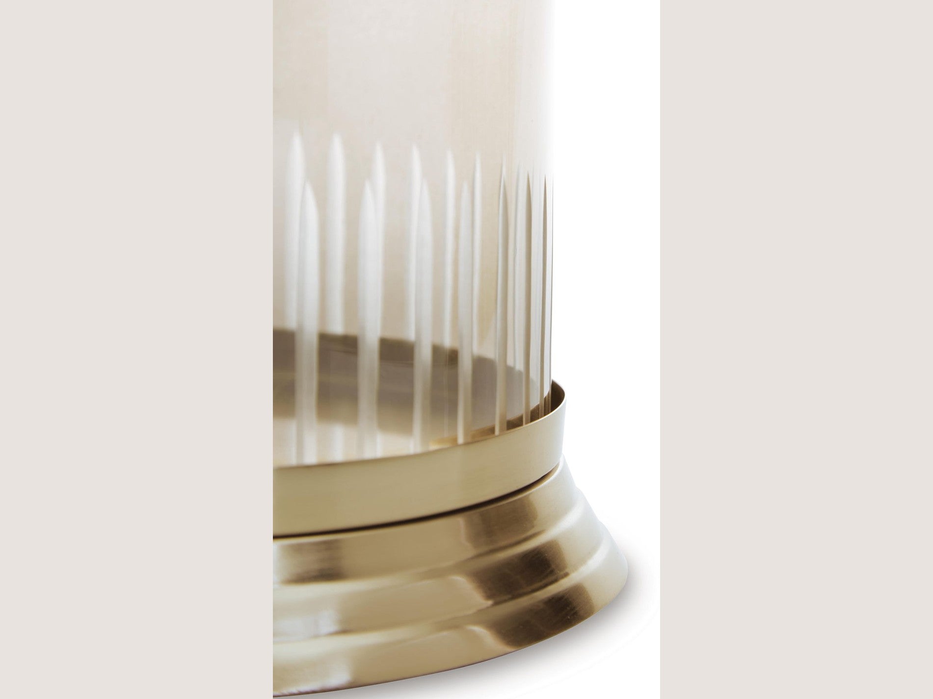 Aavinson - Candle Holder