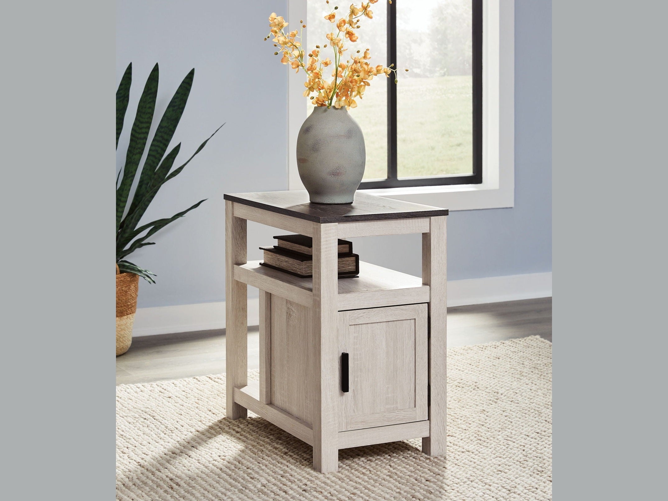 Fendenmore - Chair Side End Table