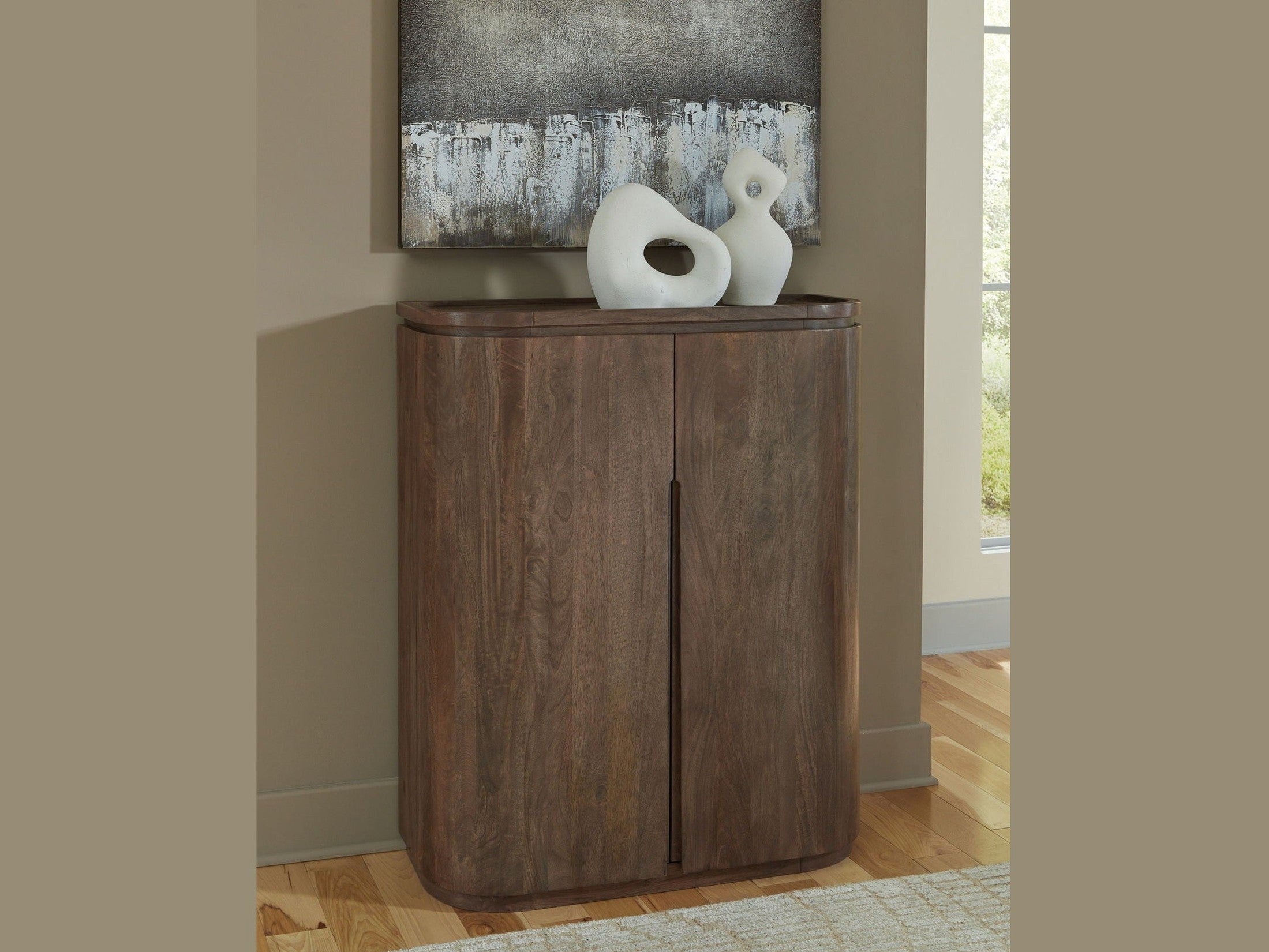 Landermont - Bar Cabinet - Medium Brown
