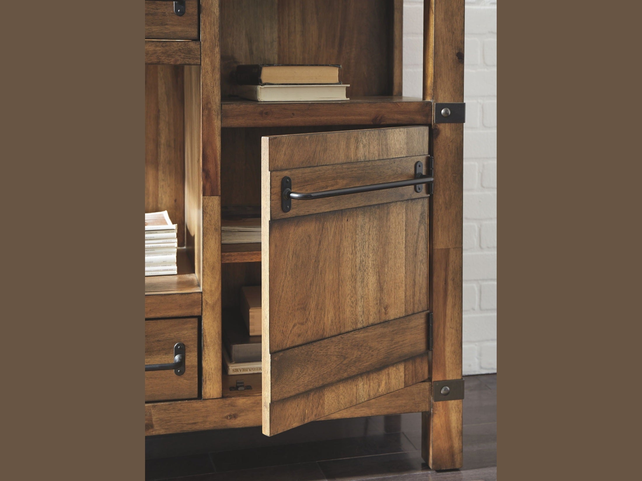 Roybeck - Accent Cabinet - Light Brown / Bronze