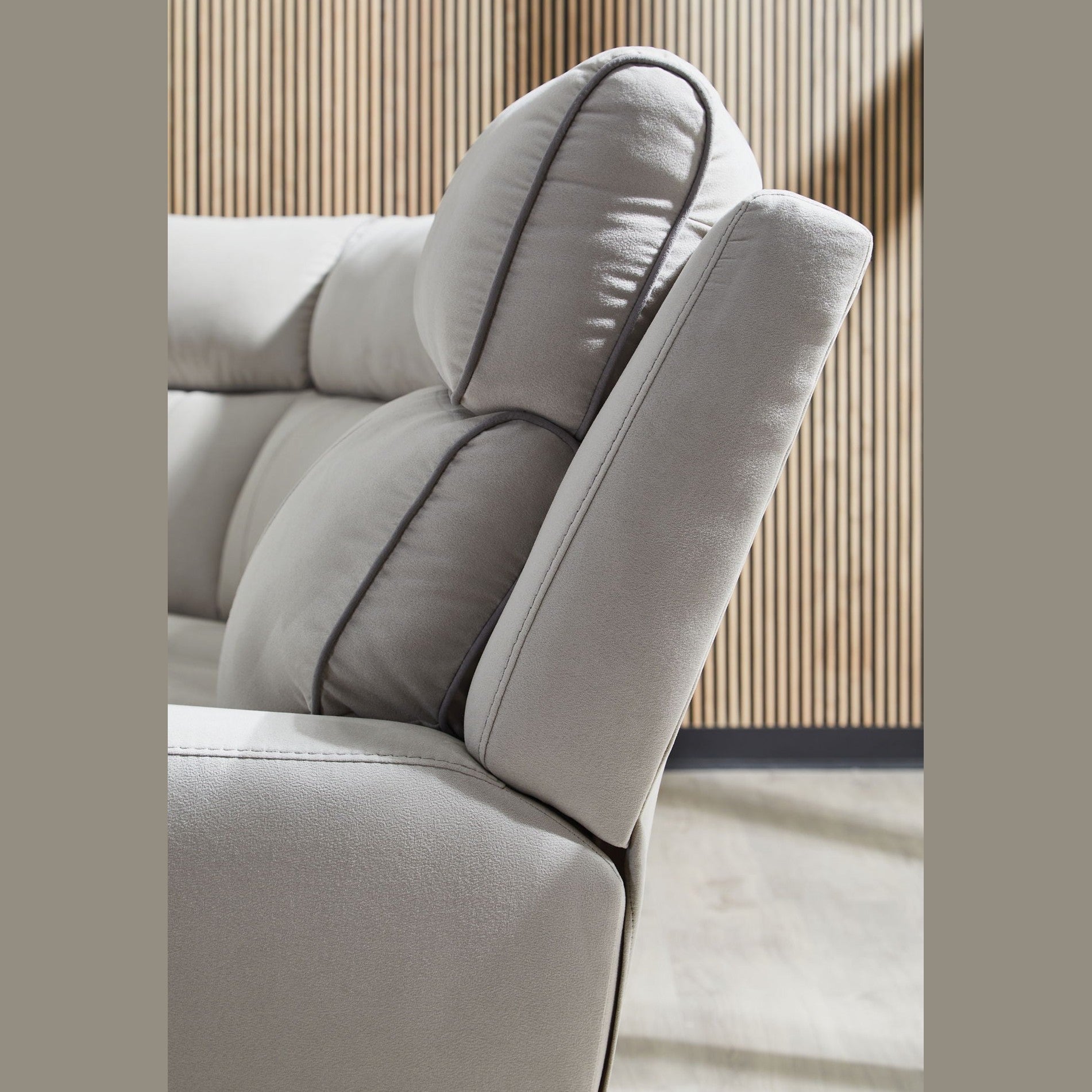 Social Pointe Reclining Sectional