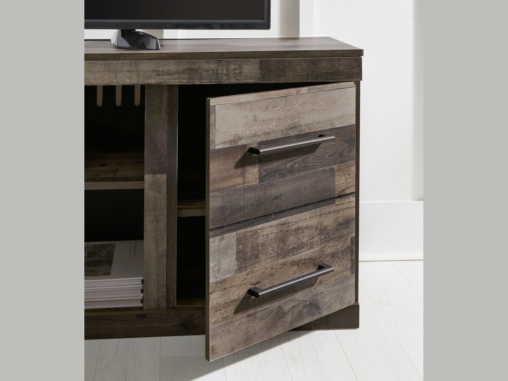 Derekson - Entertainment Center