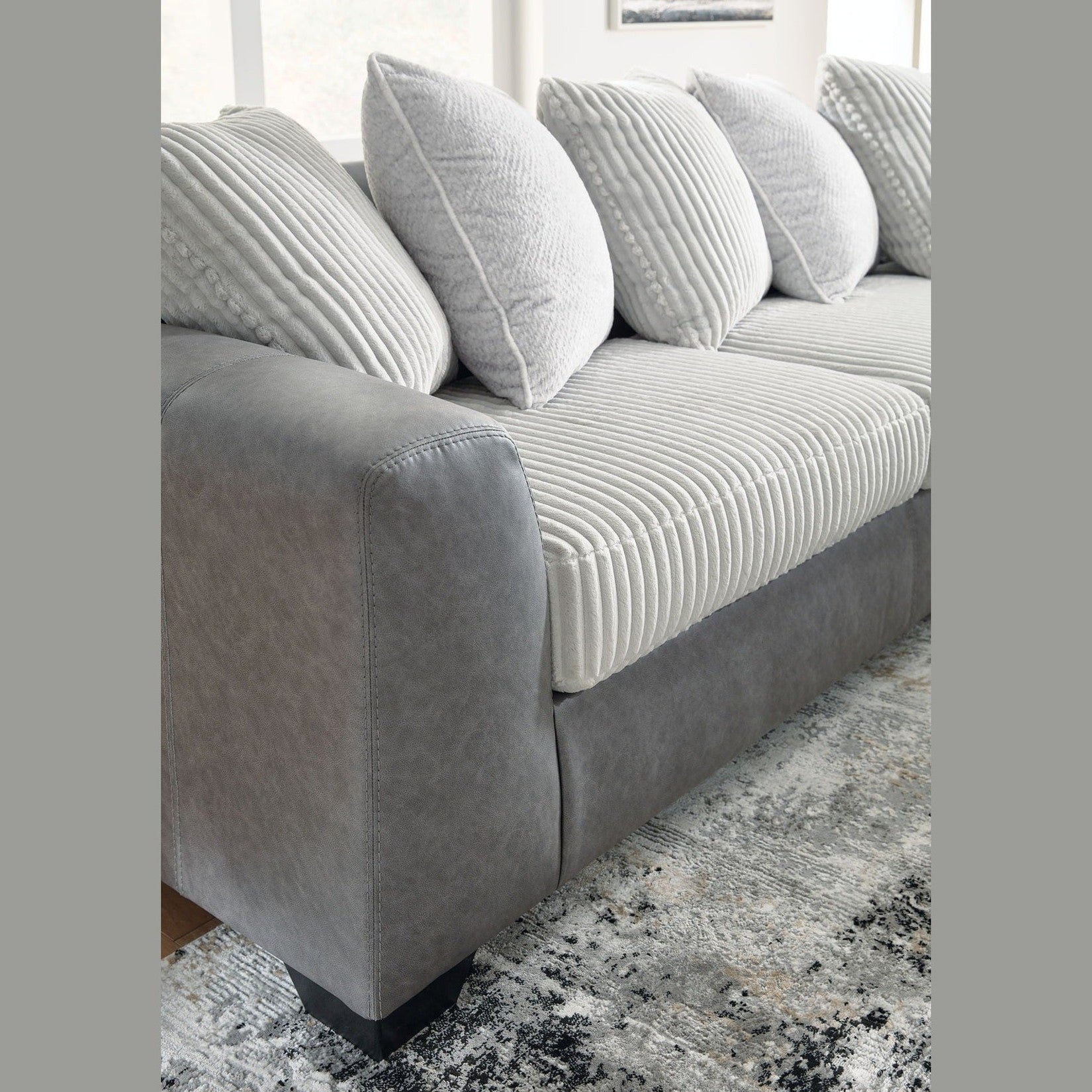 Clairette Court - Sectional