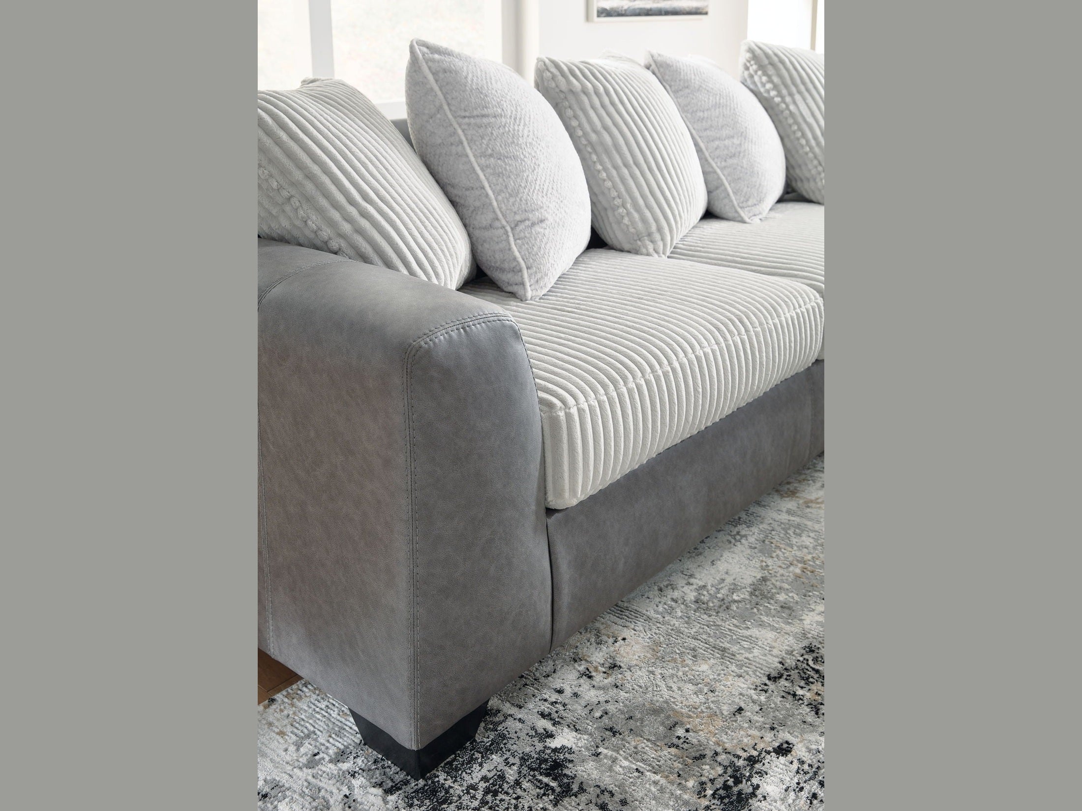 Clairette Court - Sectional