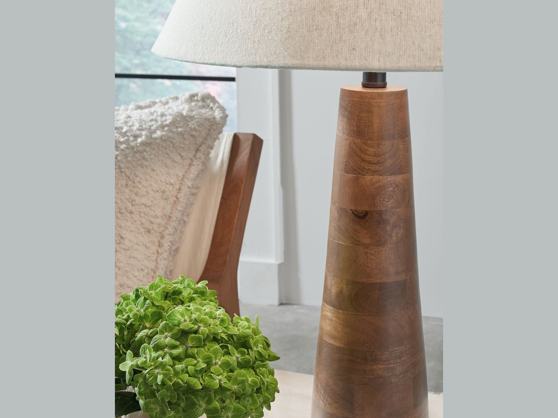 Danset - Wood Lamp