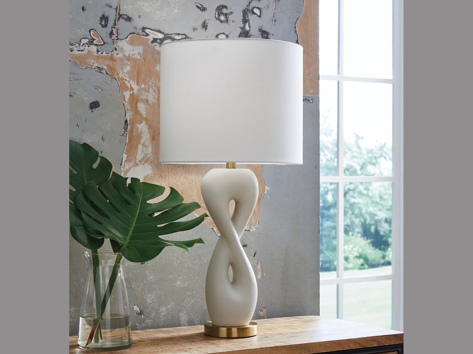 Judrich - Poly Table Lamp - White / Gold Finish