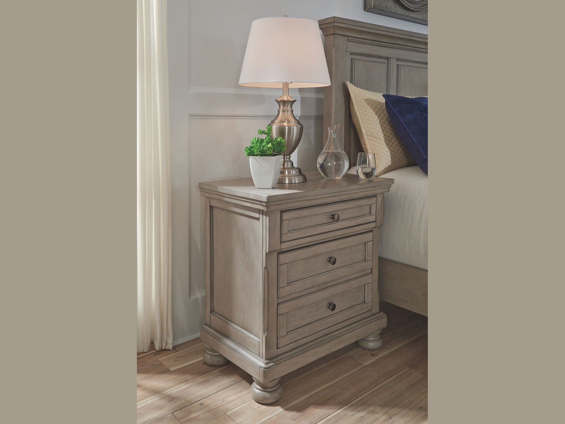 Lettner - Sleigh Bedroom Set