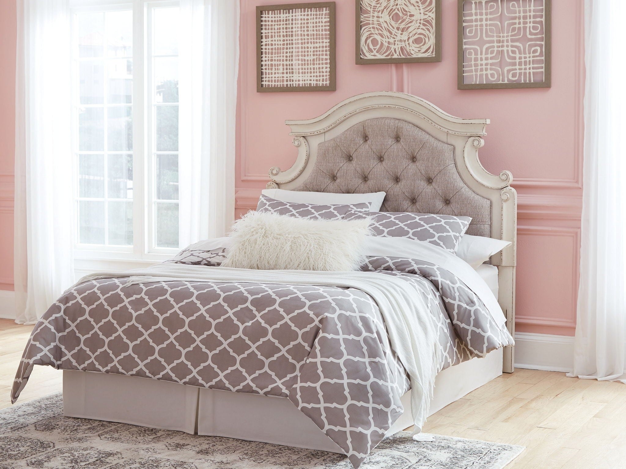 Realyn - Full UPH Panel Headboard - Chipped White