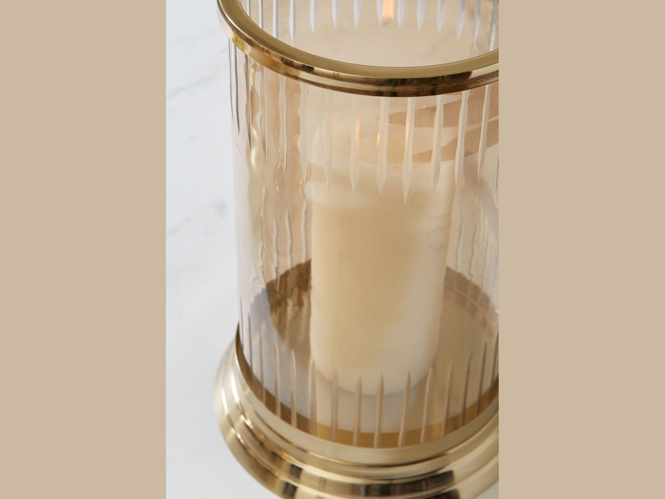 Aavinson - Candle Holder