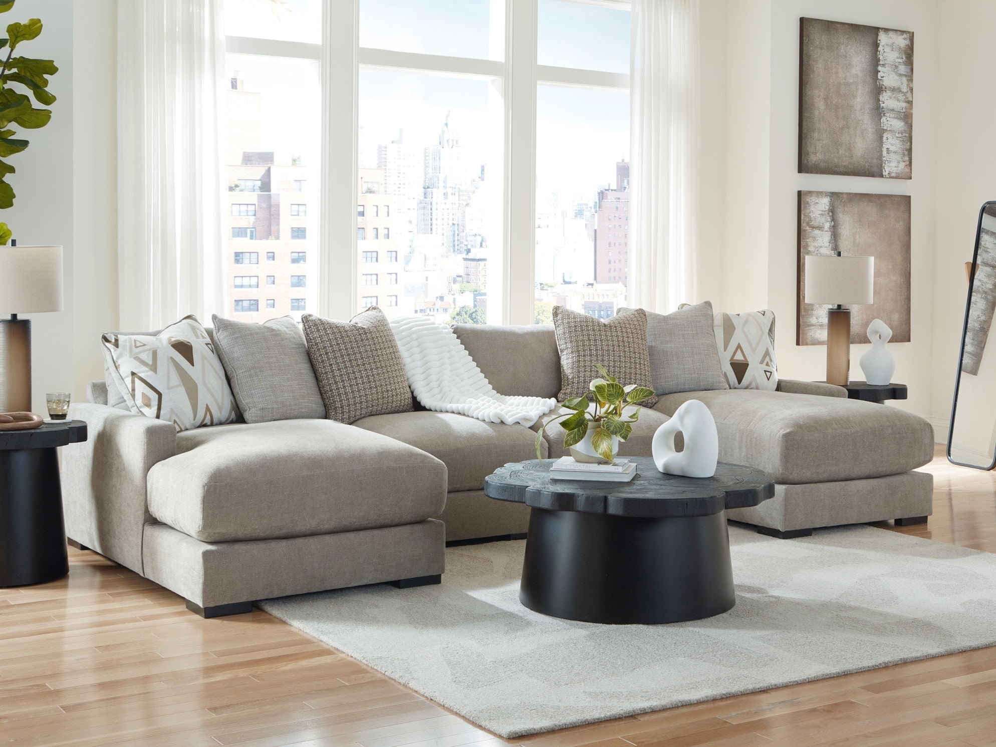 Aslan Court - Sectional