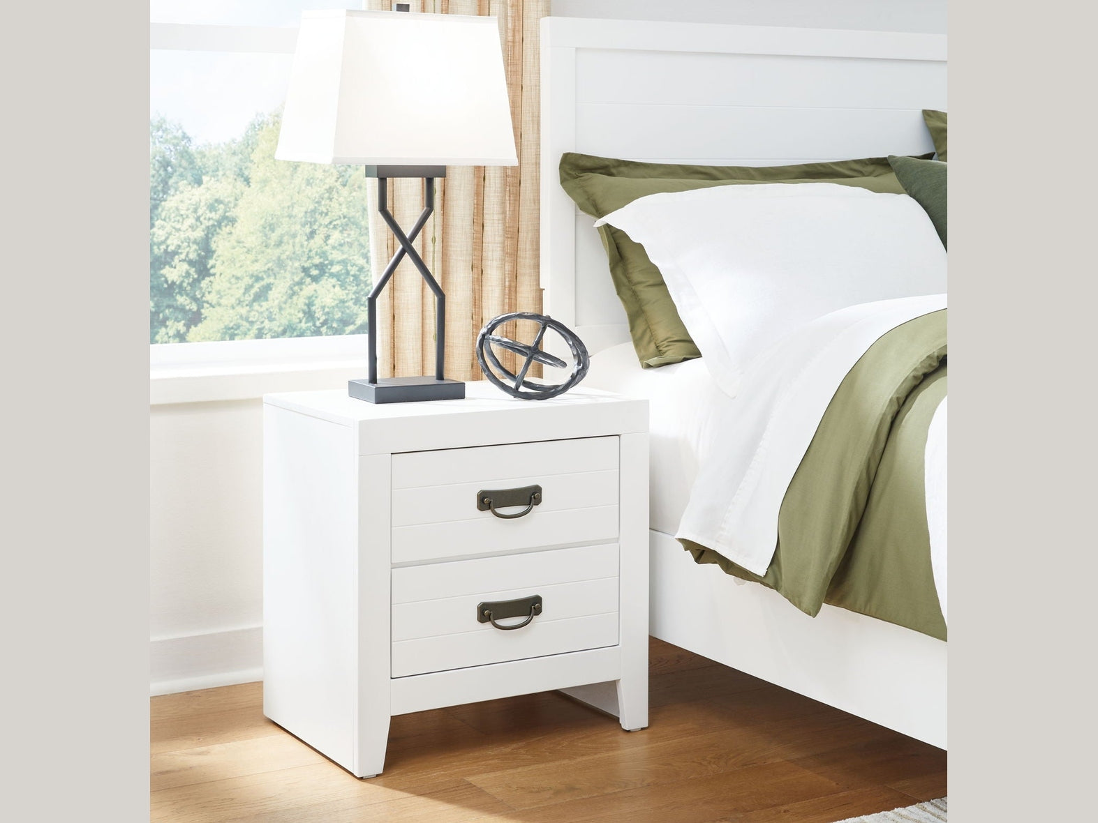 Binterglen - Two Drawer Night Stand - White