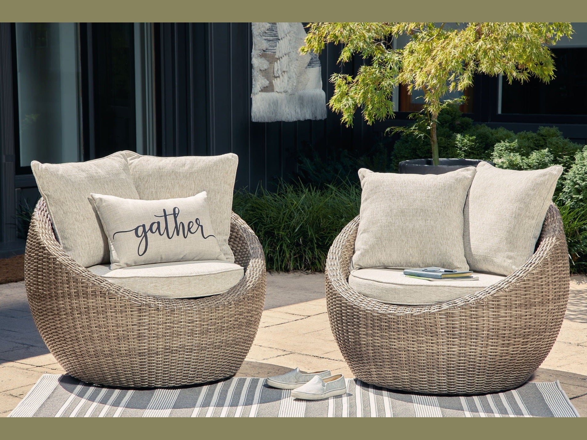 Danson - Swivel Lounge With Cushion