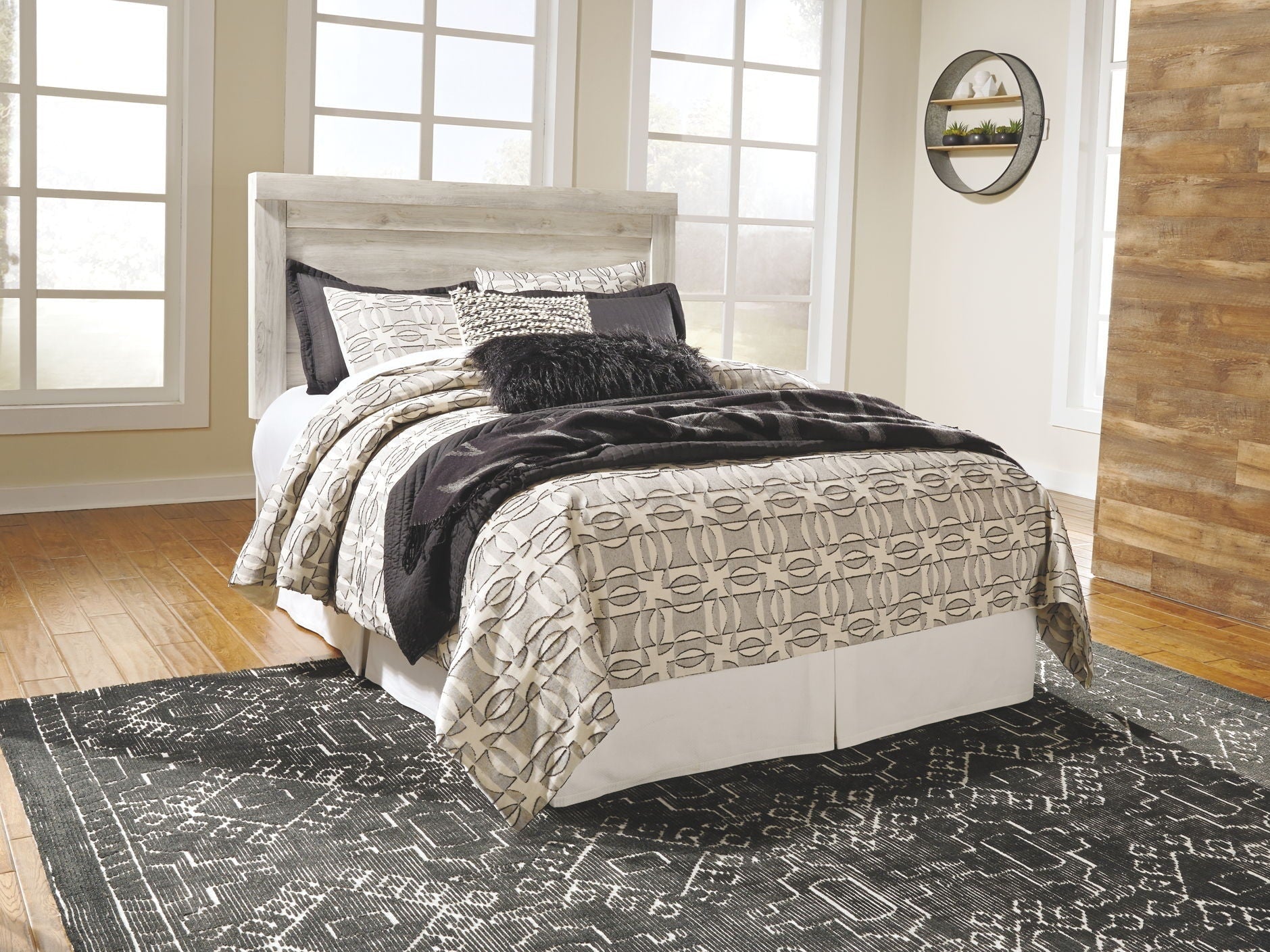 Bellaby - Panel Headboard With Bolt On Metal Frame