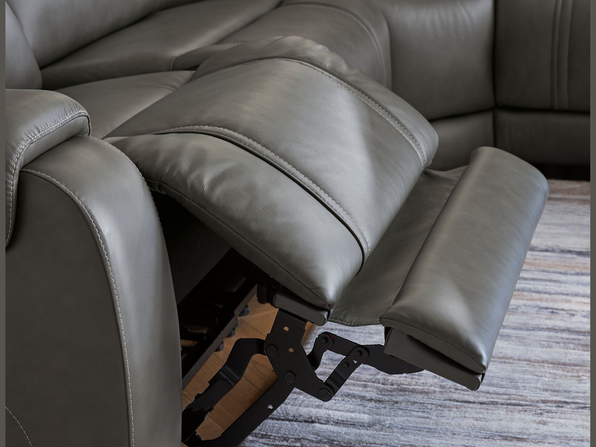 5Z-Harrenhurst - Power Reclining Sectional