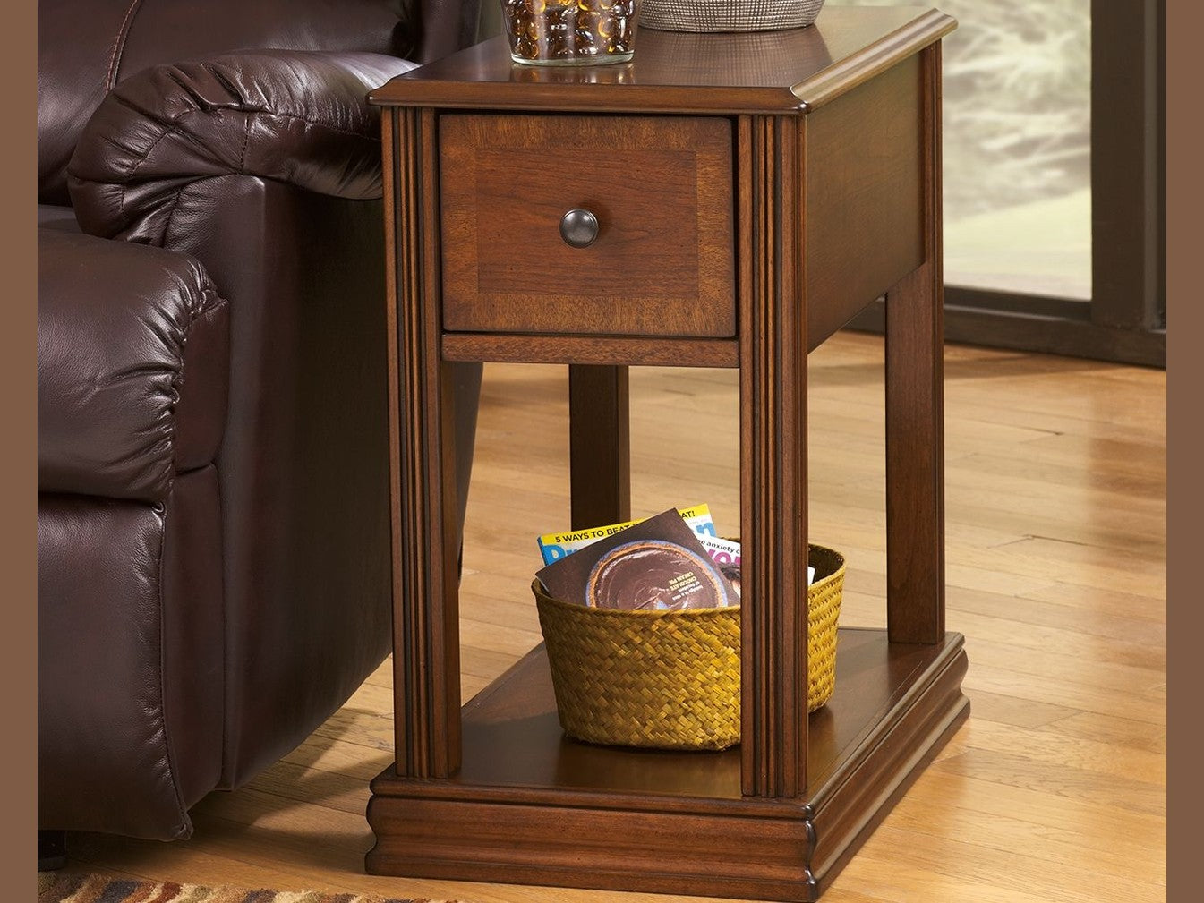 Breegin - Chair Side End Table - Removable Tray - Brown