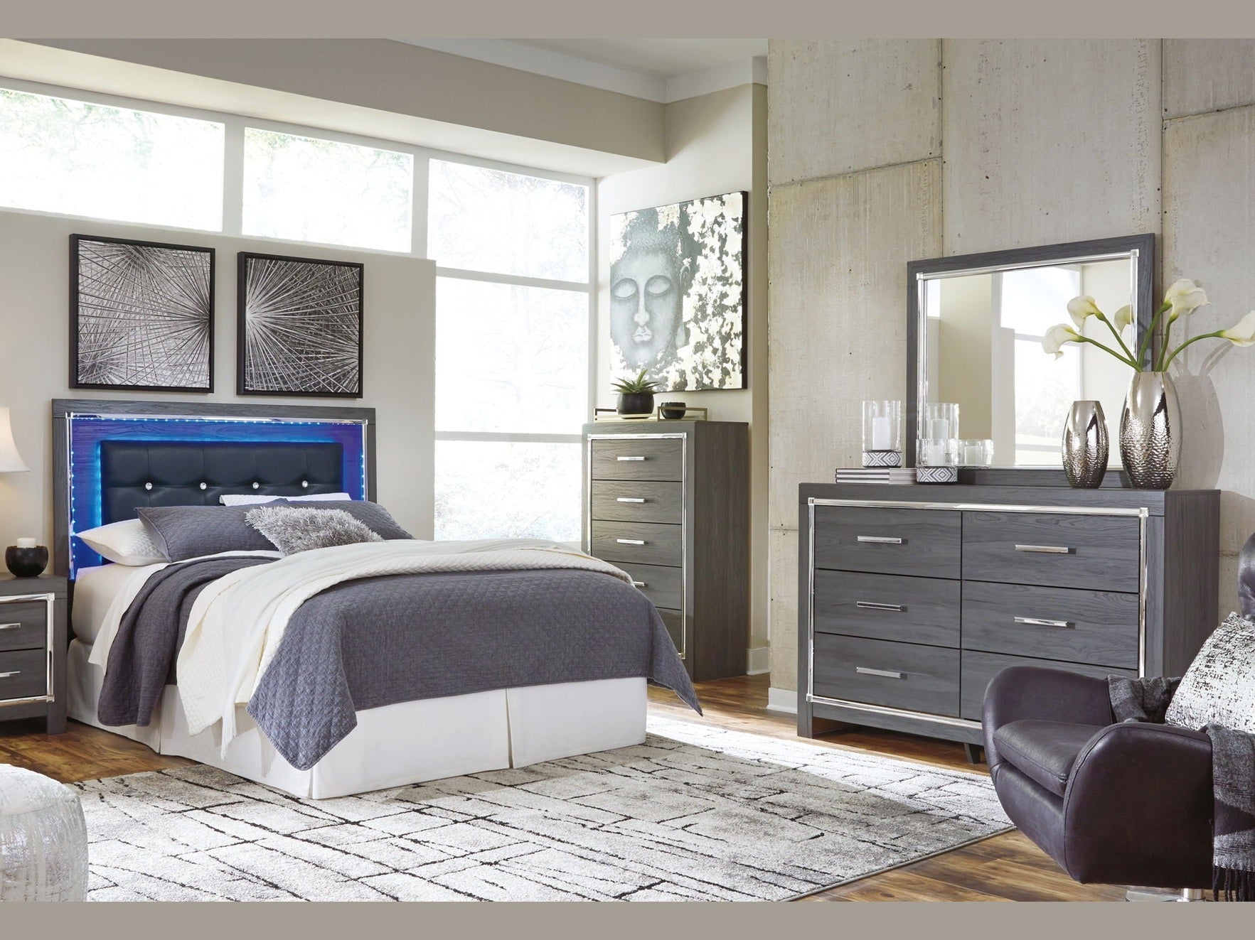 Lodanna - Upholstered Panel Bedroom Set