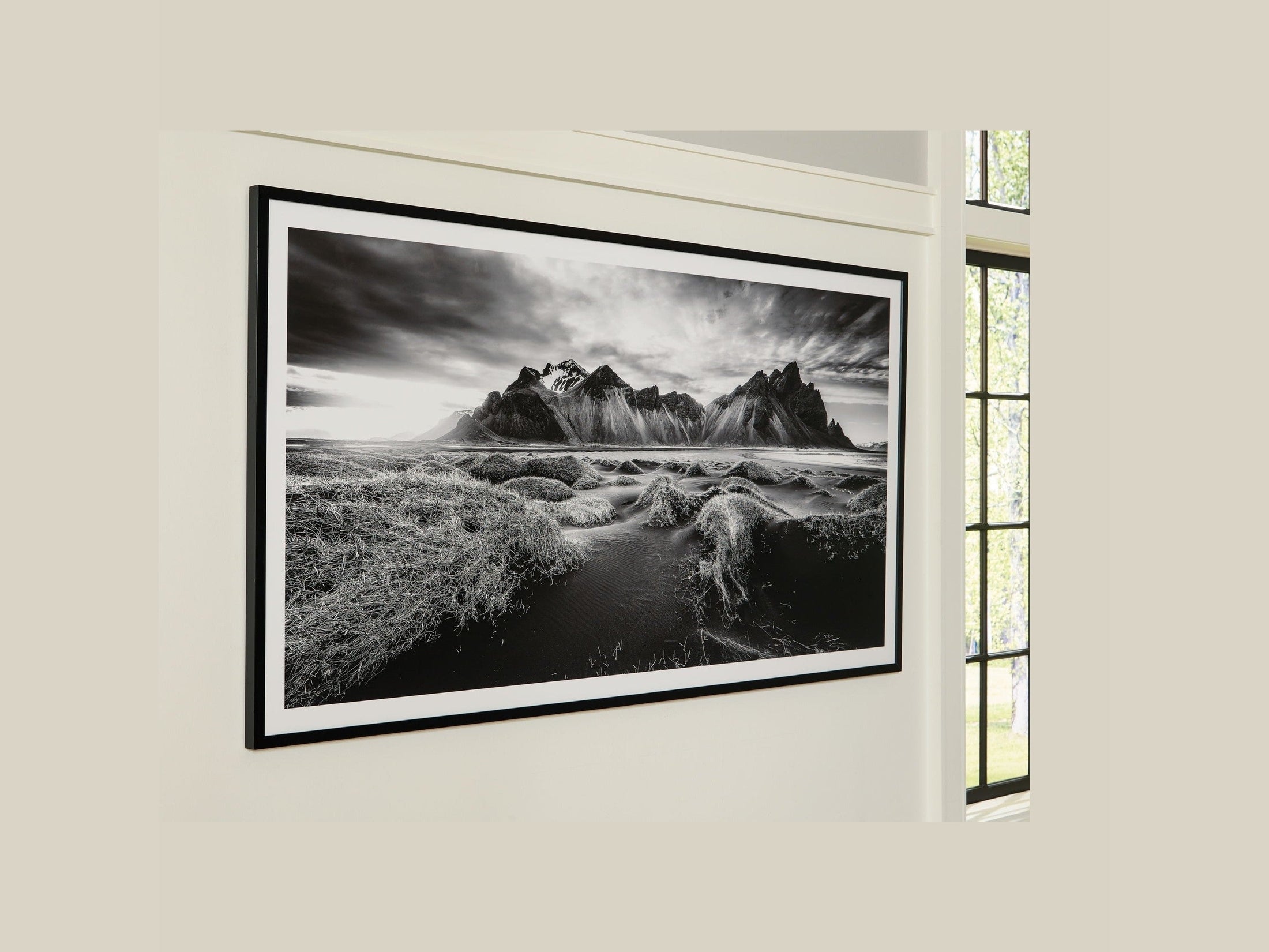 Delstone - Wall Art - Black / White