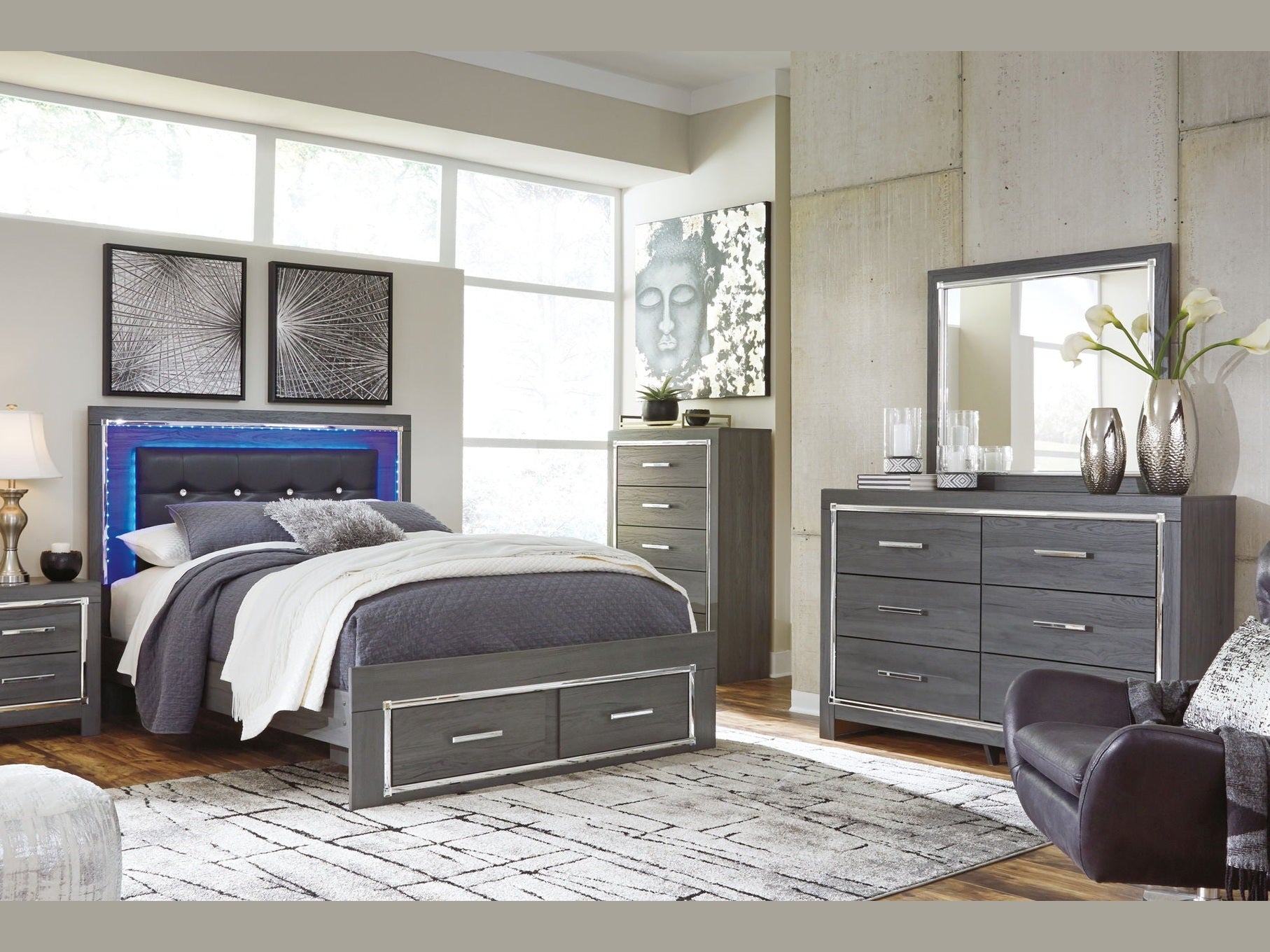 Lodanna - Storage Bed Set