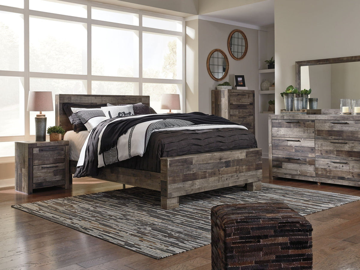 Derekson - Five Drawer Chest - Multi Gray