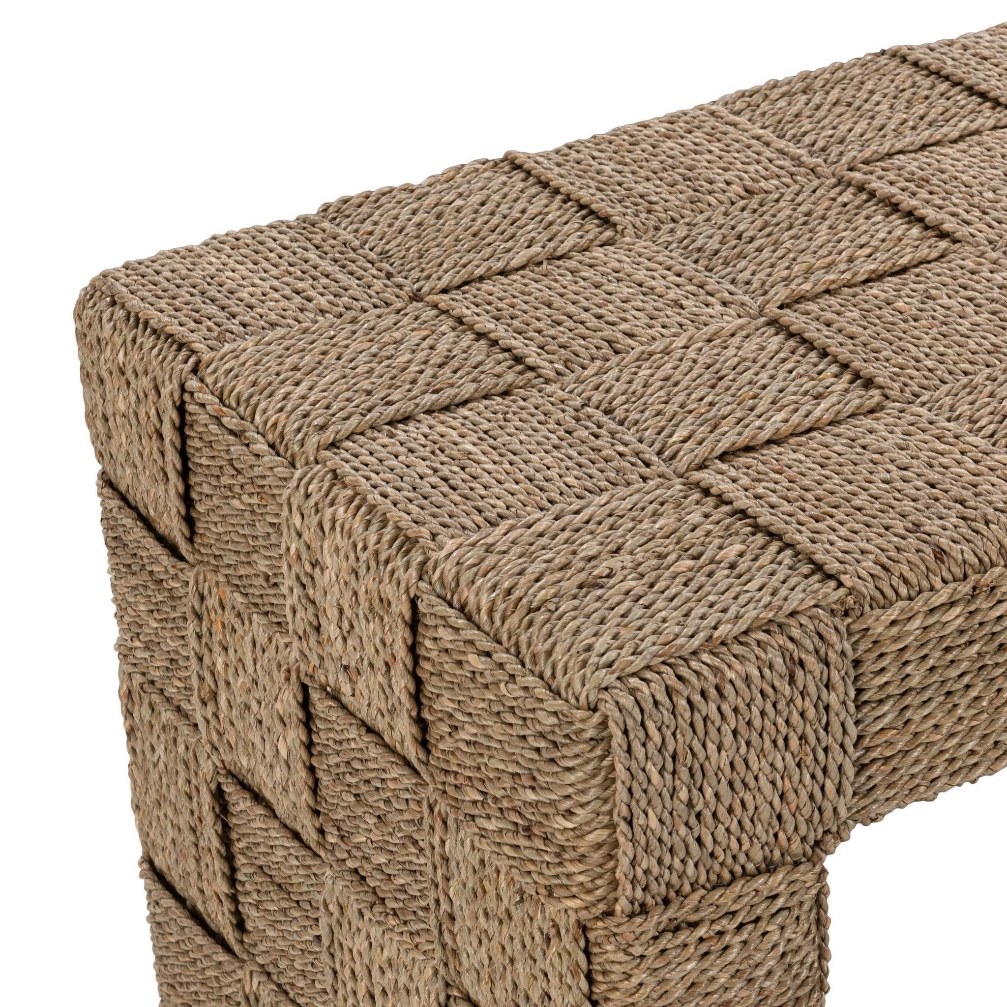 Neyla - Table