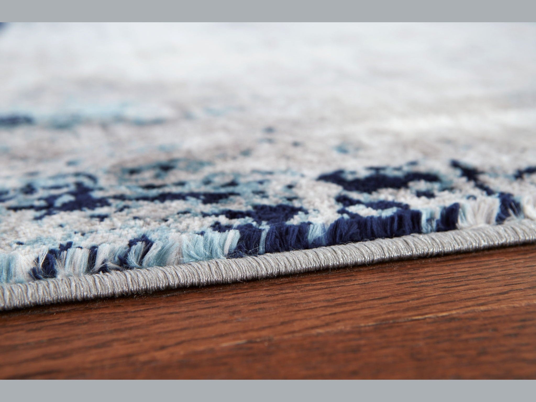 Leonelle - Rug