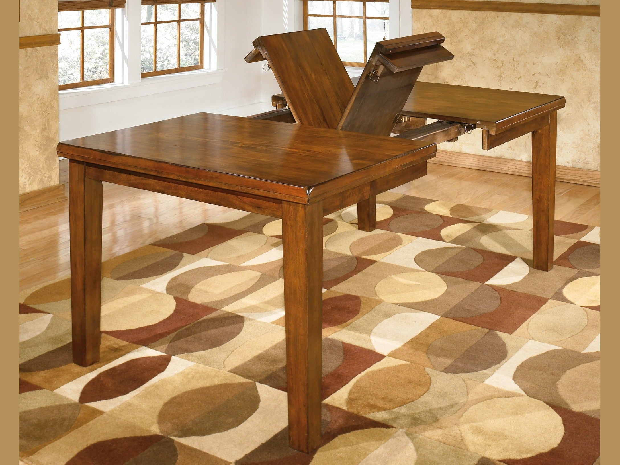 Ralene - Dining Room Set
