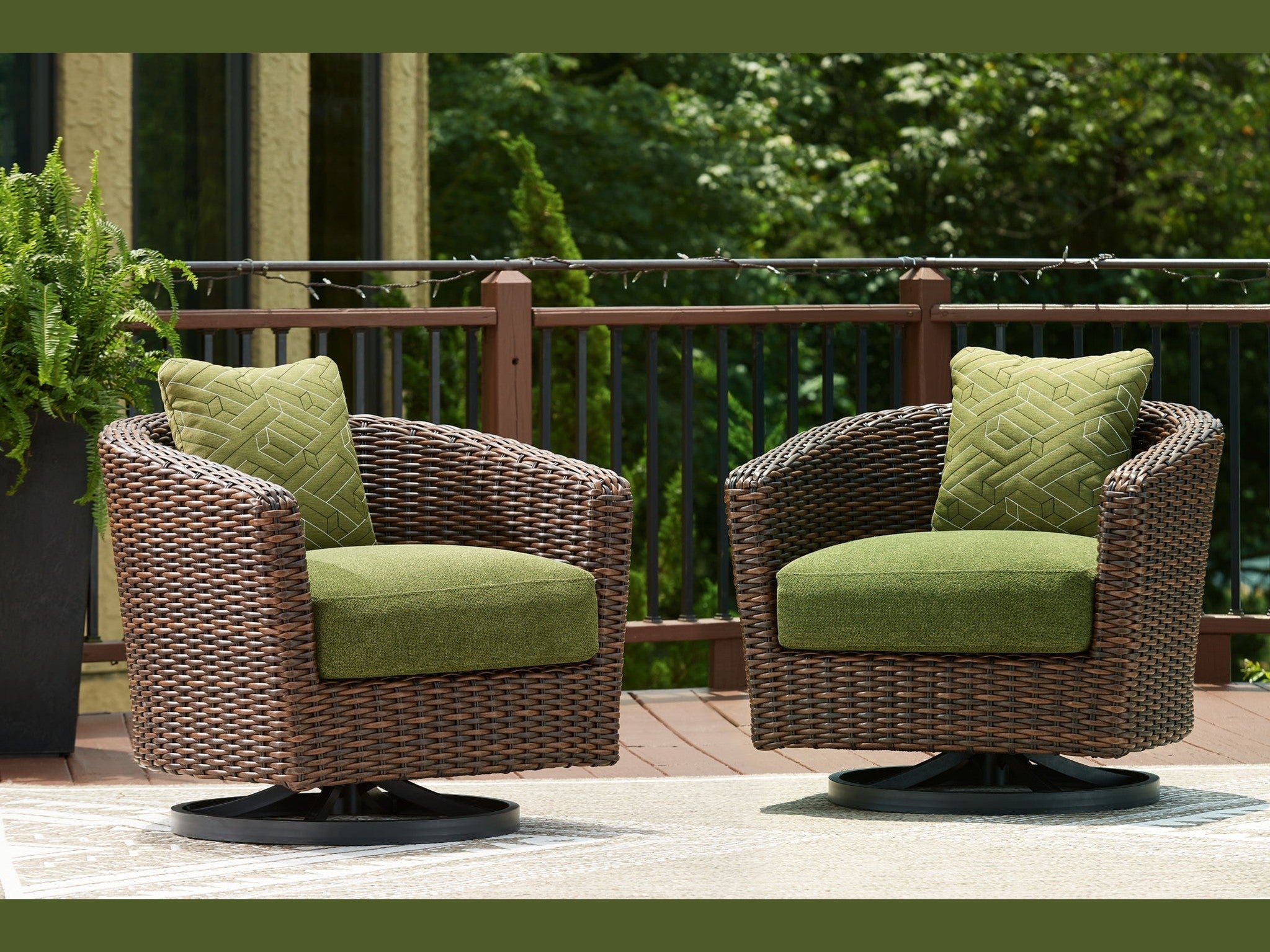 Horizon Hall - Swivel Lounge With Cushion - Brown / Green