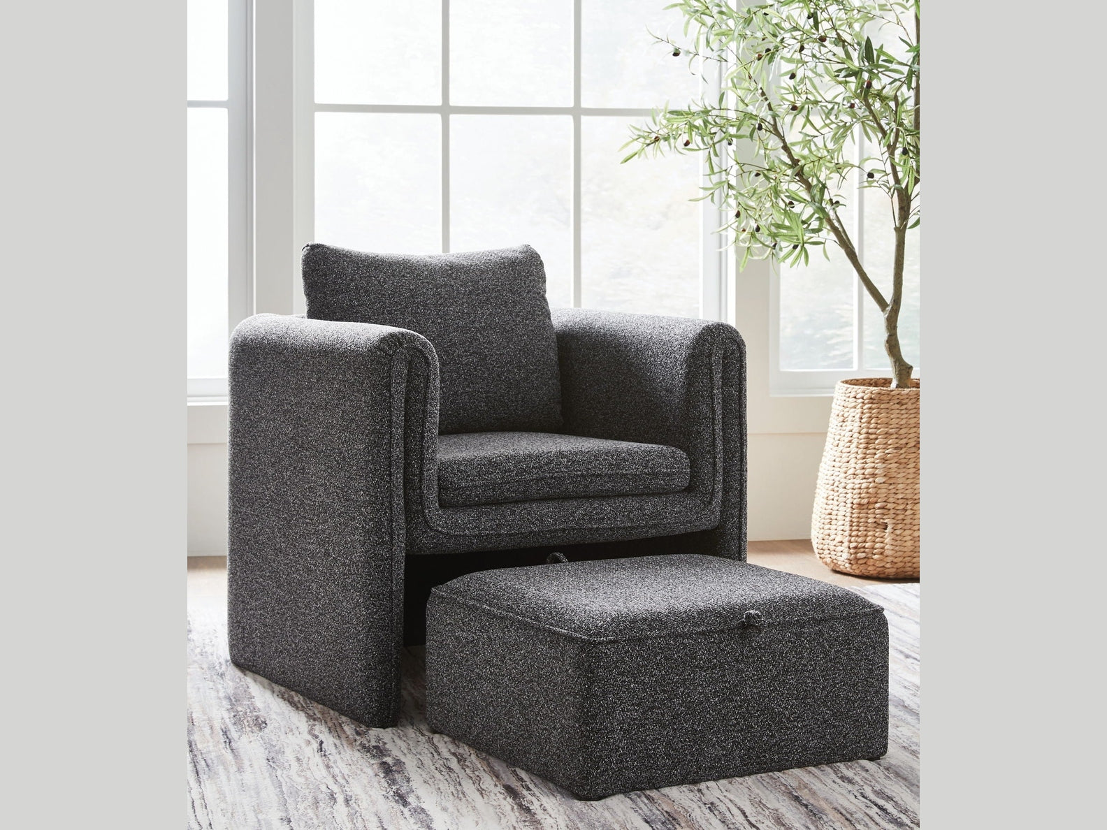 Vreni - Accent Chair - Charcoal / Black