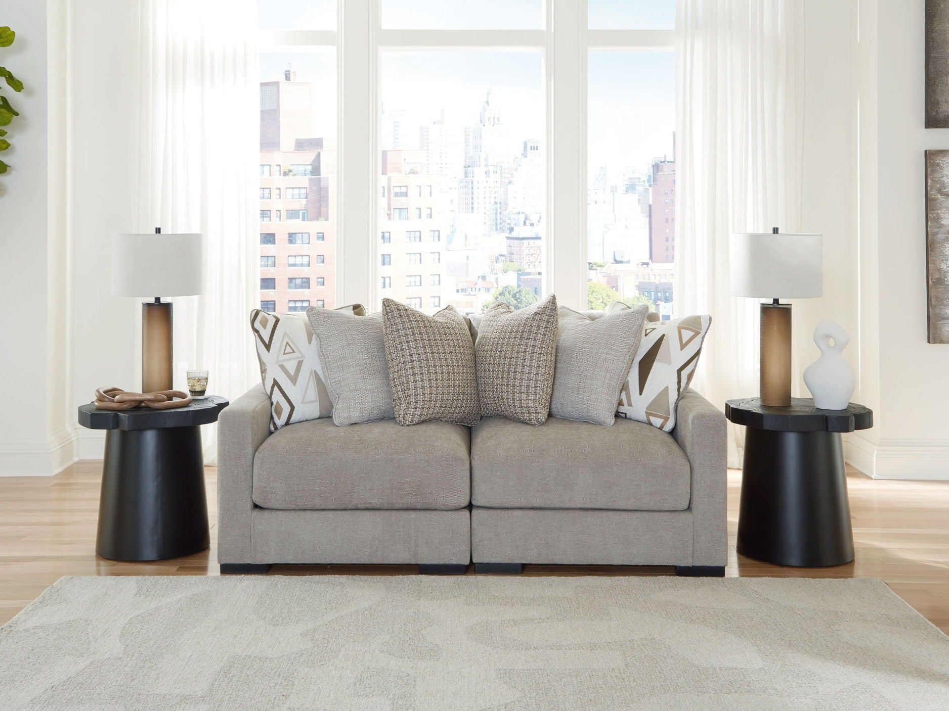 Aslan Court - Sectional