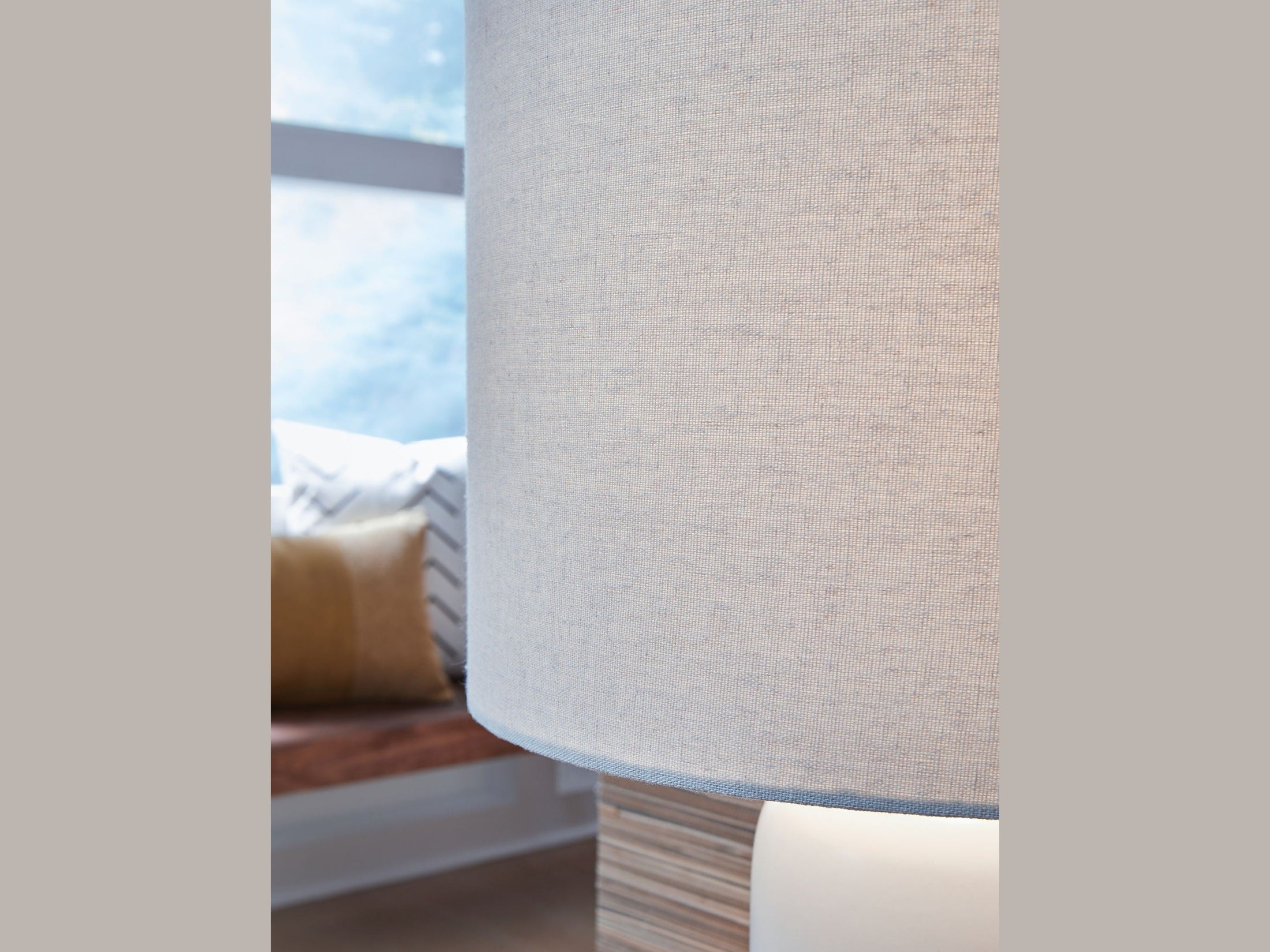 Lemrich - Ceramic Table Lamp  - White
