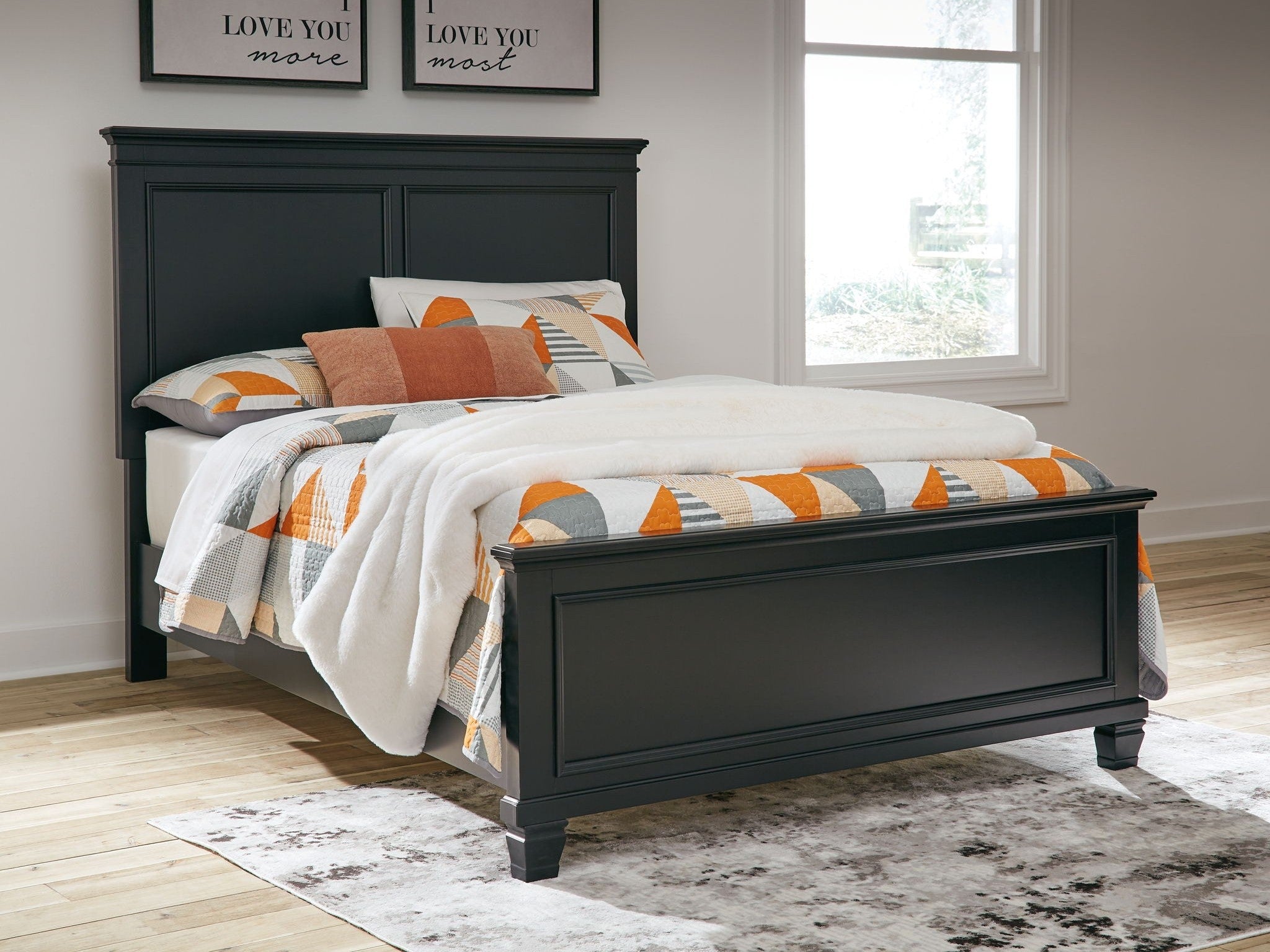 Lanolee - Panel Bed