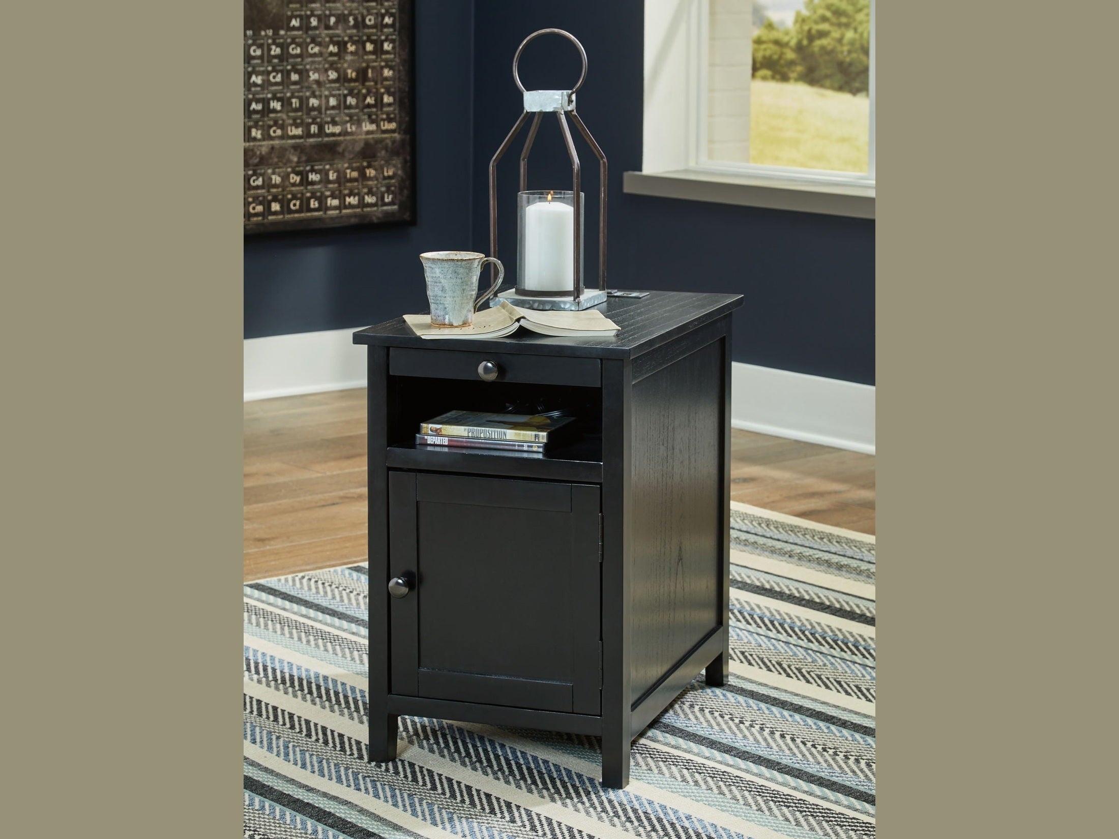 Treytown - Chair Side End Table